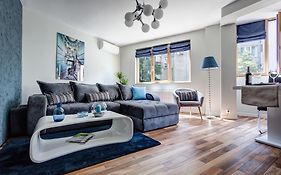 Silver & Gold Apartment